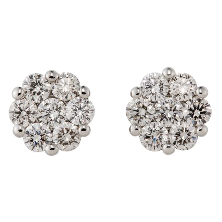 ノーブランド フラワーモチーフダイヤモンドピアス PT900